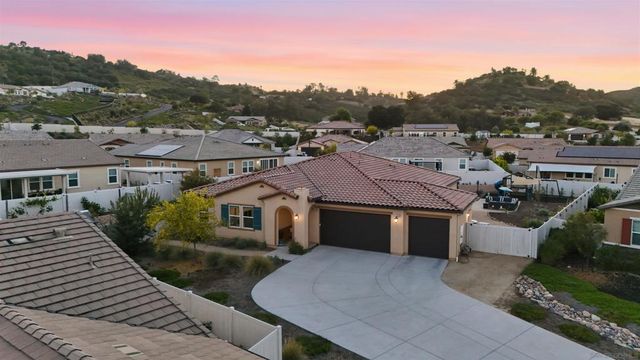 13509 Corral Ct, Valley Center, CA 92082