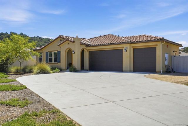 13509 Corral Ct, Valley Center, CA 92082