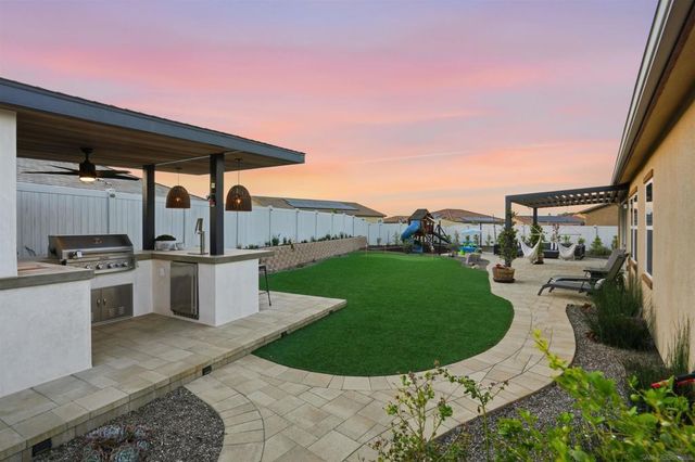 13509 Corral Ct, Valley Center, CA 92082