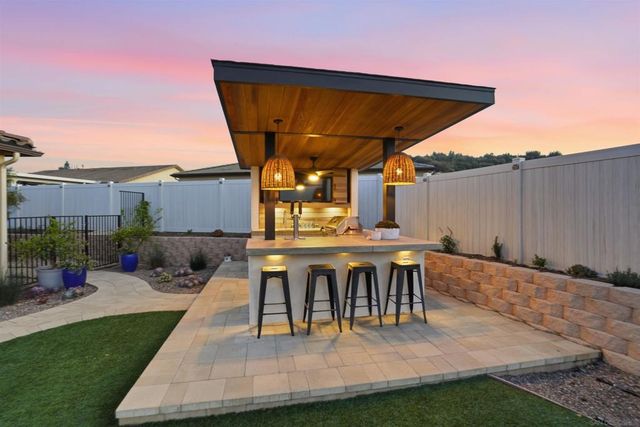 13509 Corral Ct, Valley Center, CA 92082