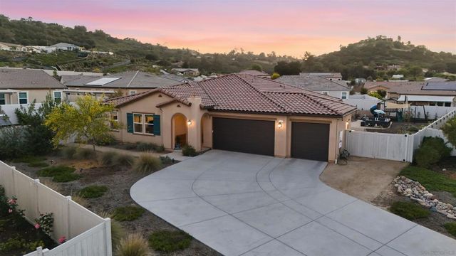 13509 Corral Ct, Valley Center, CA 92082