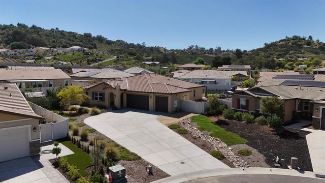 13509 Corral Ct, Valley Center, CA 92082