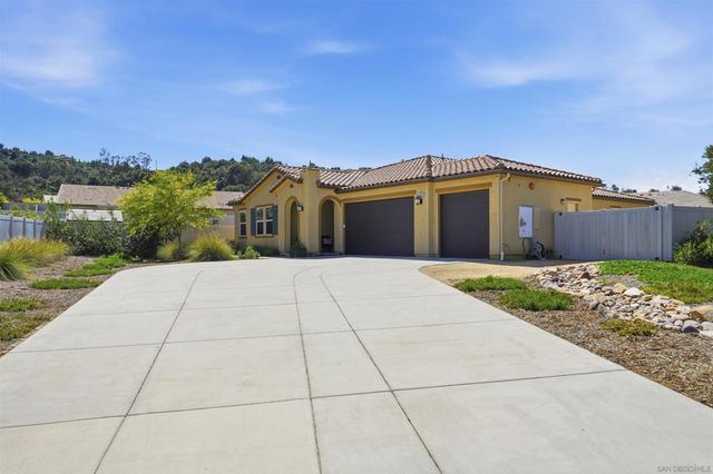 13509 Corral Ct, Valley Center, CA 92082