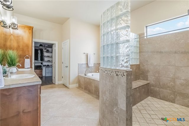 108 Standing Oak Drive, Georgetown, TX 78633