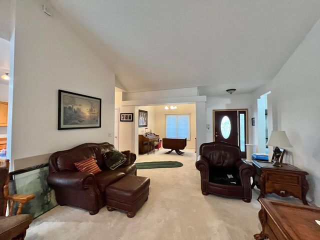 648 S Elba Road, Lapeer, MI 48446