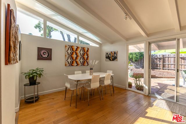 6505 Hatillo Avenue, Woodland Hills, CA 91367