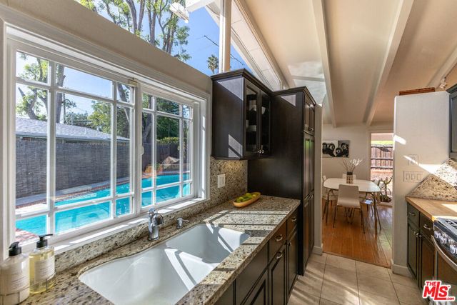 6505 Hatillo Avenue, Woodland Hills, CA 91367