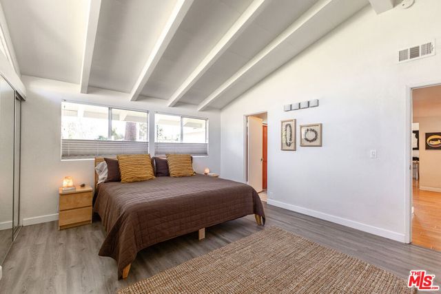 6505 Hatillo Avenue, Woodland Hills, CA 91367