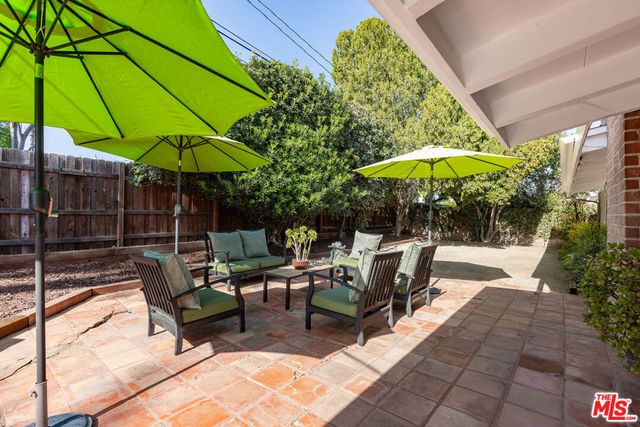 6505 Hatillo Avenue, Woodland Hills, CA 91367