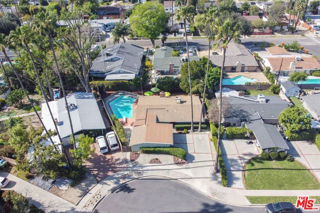 6505 Hatillo Avenue, Woodland Hills, CA 91367