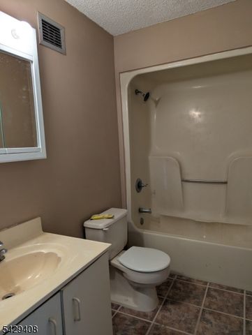 10 N Wood Ave 518, Linden City, NJ 07036