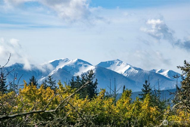 272 Grandview Drive, Sequim, WA 98382