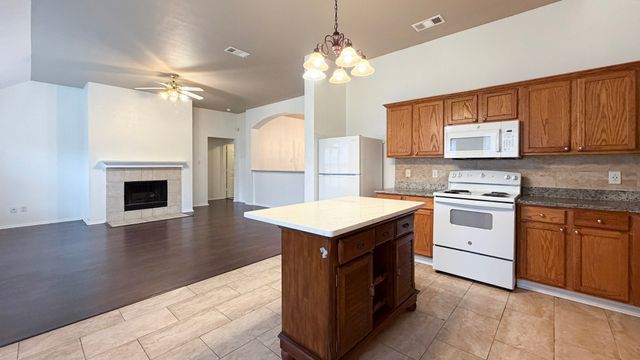 1213 Maple Terrace Drive, Mansfield, TX 76063