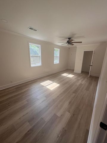 516 Dodge Lane, Pinopolis, SC 29469