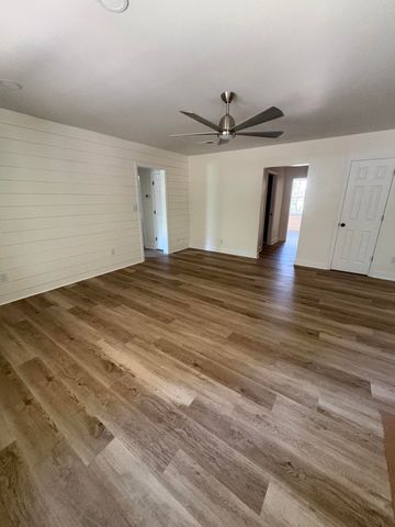 516 Dodge Lane, Pinopolis, SC 29469