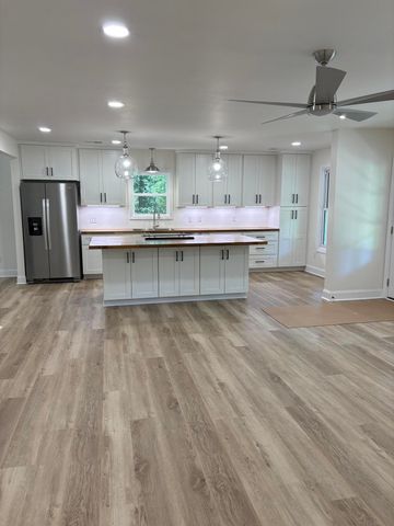 516 Dodge Lane, Pinopolis, SC 29469