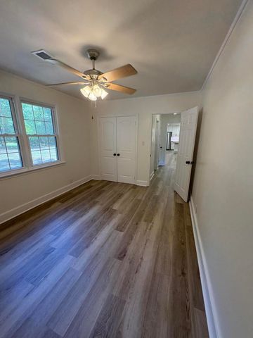 516 Dodge Lane, Pinopolis, SC 29469