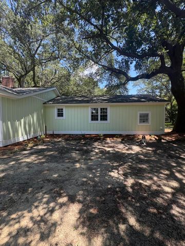 516 Dodge Lane, Pinopolis, SC 29469