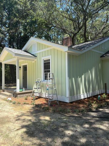 516 Dodge Lane, Pinopolis, SC 29469