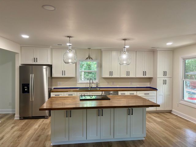 516 Dodge Lane, Pinopolis, SC 29469
