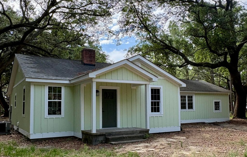 516 Dodge Lane, Pinopolis, SC 29469