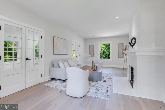 6818 CONNECTICUT AVE, Chevy Chase, MD 20815