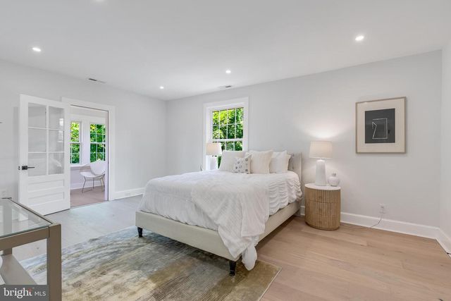 6818 CONNECTICUT AVE, Chevy Chase, MD 20815