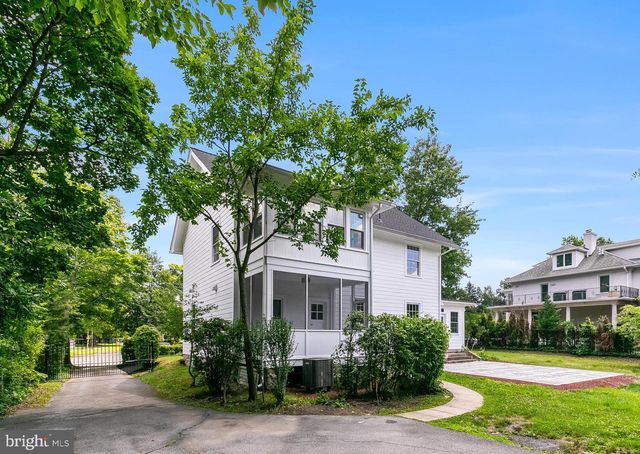 6818 CONNECTICUT AVE, Chevy Chase, MD 20815