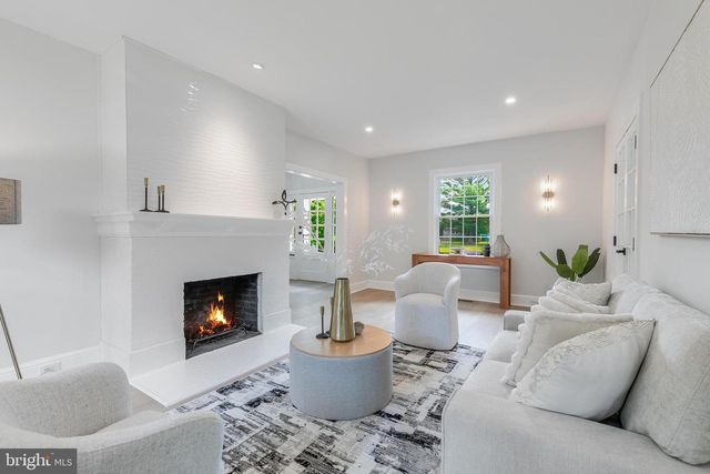 6818 CONNECTICUT AVE, Chevy Chase, MD 20815