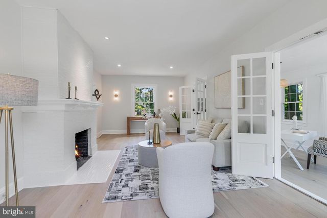 6818 CONNECTICUT AVE, Chevy Chase, MD 20815