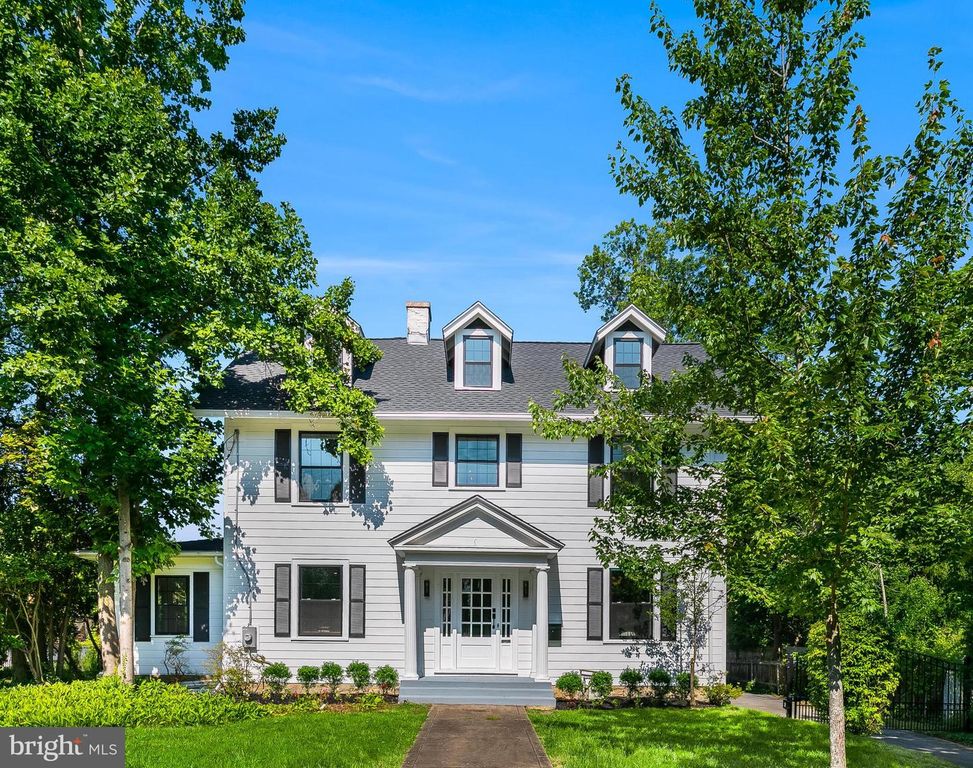 6818 CONNECTICUT AVE, Chevy Chase, MD 20815