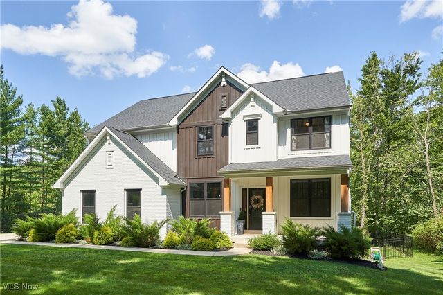 7754 Bainbridge Road, Chagrin Falls, OH 44023