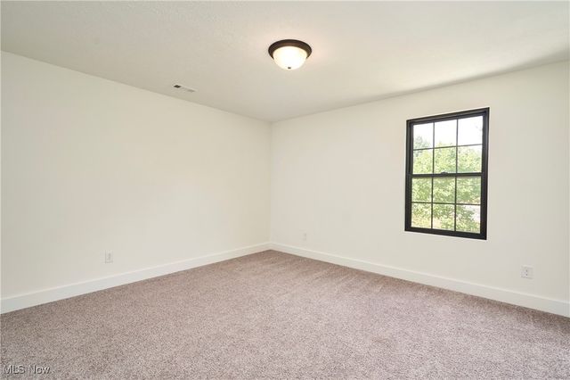 7754 Bainbridge Road, Chagrin Falls, OH 44023