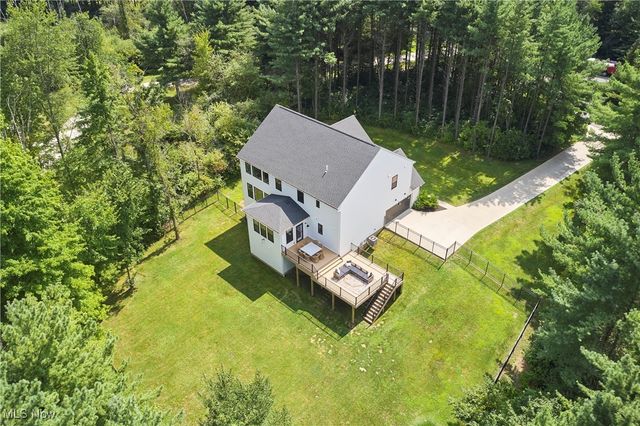 7754 Bainbridge Road, Chagrin Falls, OH 44023