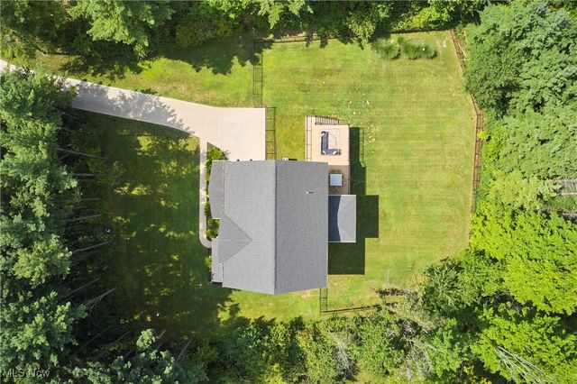 7754 Bainbridge Road, Chagrin Falls, OH 44023