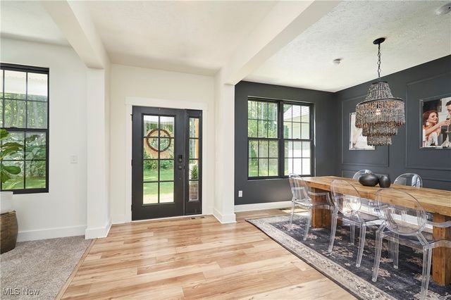 7754 Bainbridge Road, Chagrin Falls, OH 44023