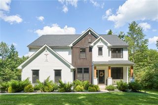 7754 Bainbridge Road, Chagrin Falls, OH 44023