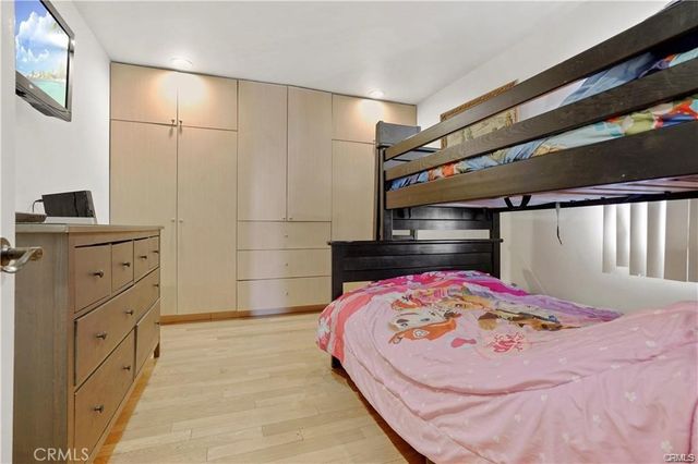 7060 Morse Avenue, North Hollywood, CA 91605