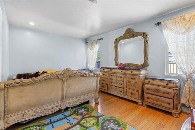 7060 Morse Avenue, North Hollywood, CA 91605