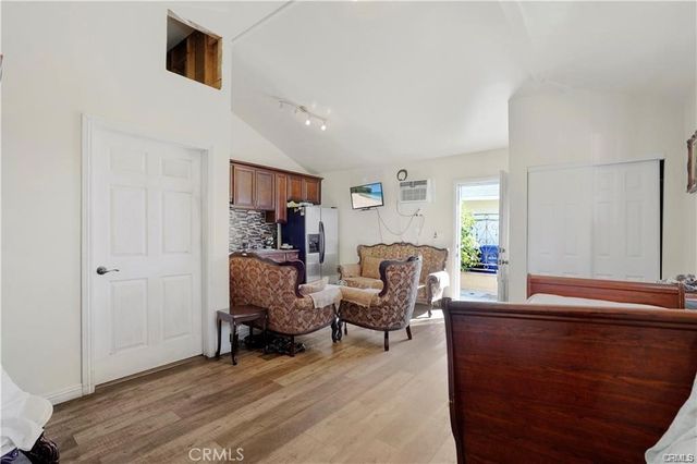 7060 Morse Avenue, North Hollywood, CA 91605