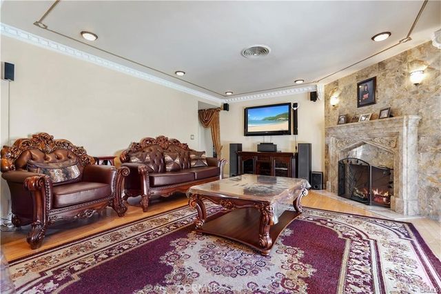 7060 Morse Avenue, North Hollywood, CA 91605