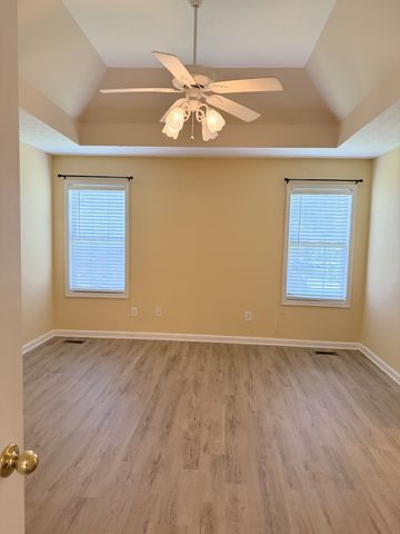 332 Hazeltine Dr, Gallatin, TN 37066