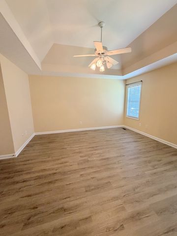 332 Hazeltine Dr, Gallatin, TN 37066