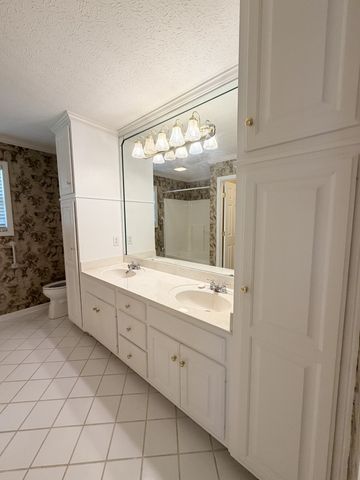 332 Hazeltine Dr, Gallatin, TN 37066
