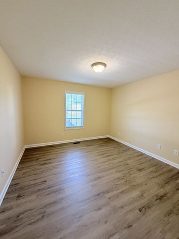 332 Hazeltine Dr, Gallatin, TN 37066