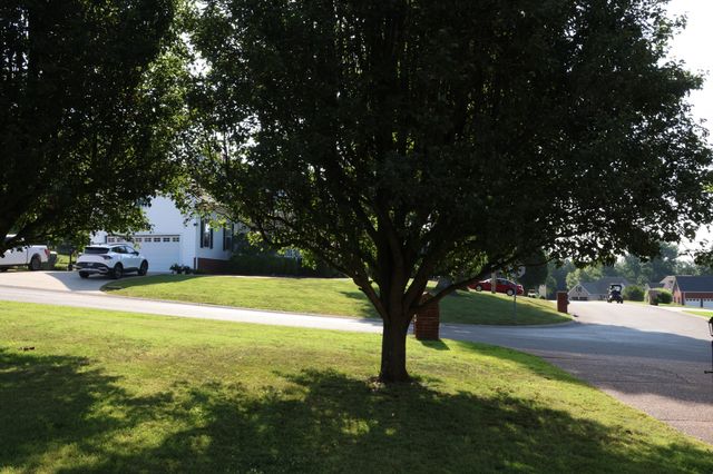332 Hazeltine Dr, Gallatin, TN 37066