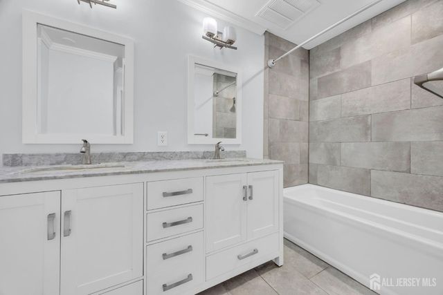 9 Carriage Place, Edison, NJ 08820