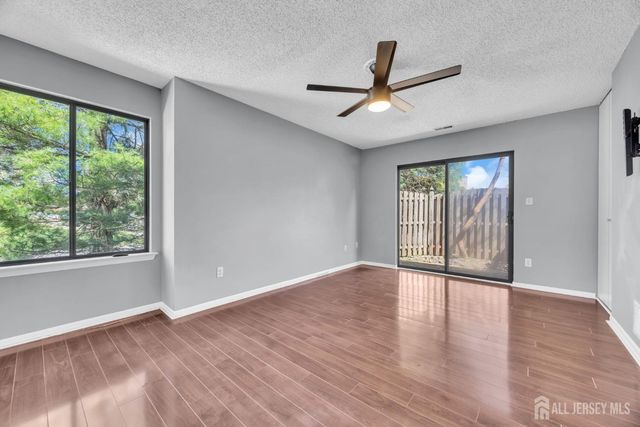 9 Carriage Place, Edison, NJ 08820