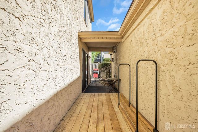 9 Carriage Place, Edison, NJ 08820