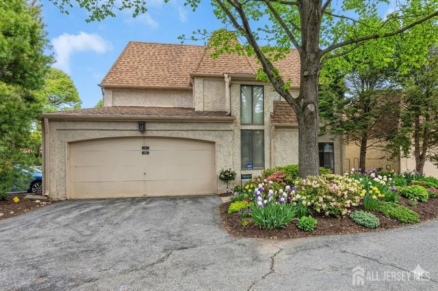 9 Carriage Place, Edison, NJ 08820